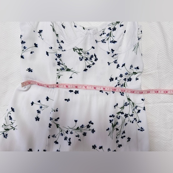 SUNDAY BEST Floral White Slit Dress in size Small - Picture 10 of 13